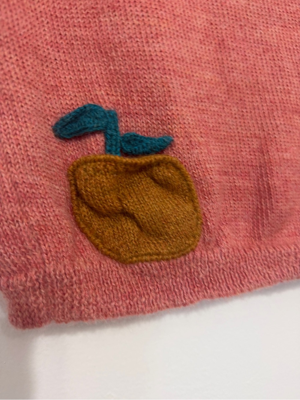 OEUF
KIDS OEUF NYC BABY AND CHILD APPLE POCKETS
SWEATER Peachy Brown color - Picture 3 of 8